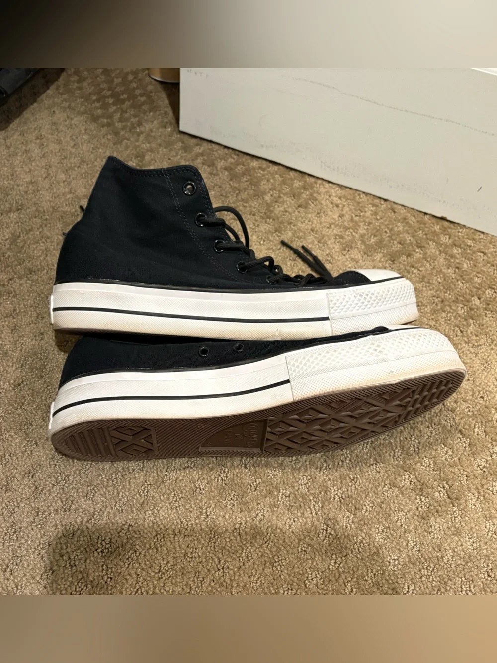 Converse Men’s 11 - Picture 3 of 7